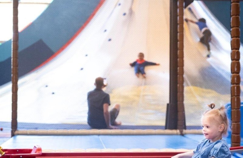 Binnen speeltuin de bergen foto bart nijsj4a2389