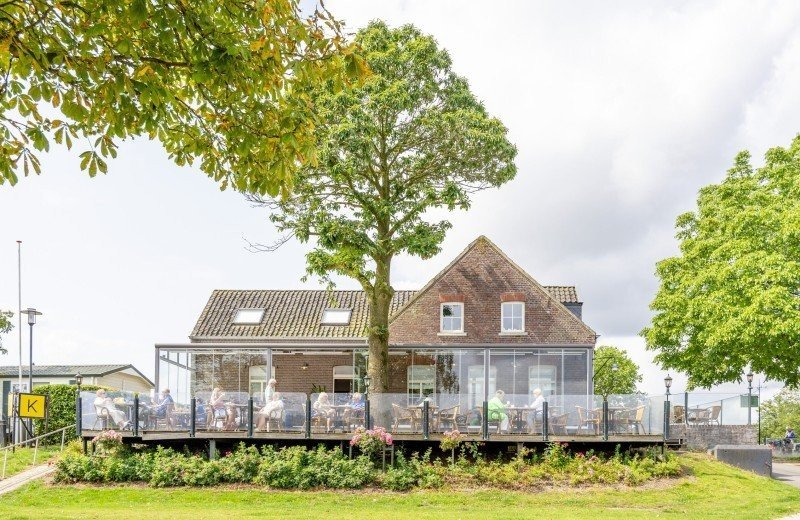 Restaurant "Tante Jet"