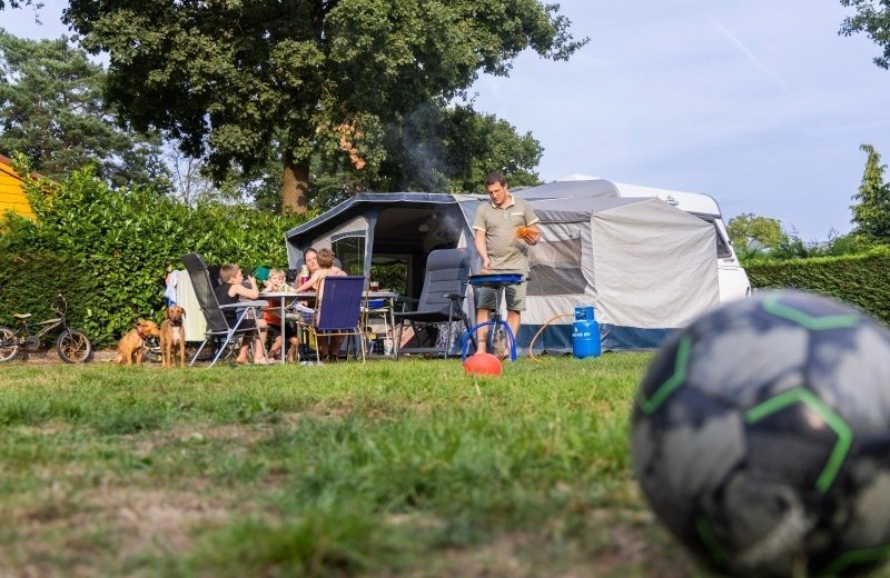 Kampeerplaats met privé-sanitair